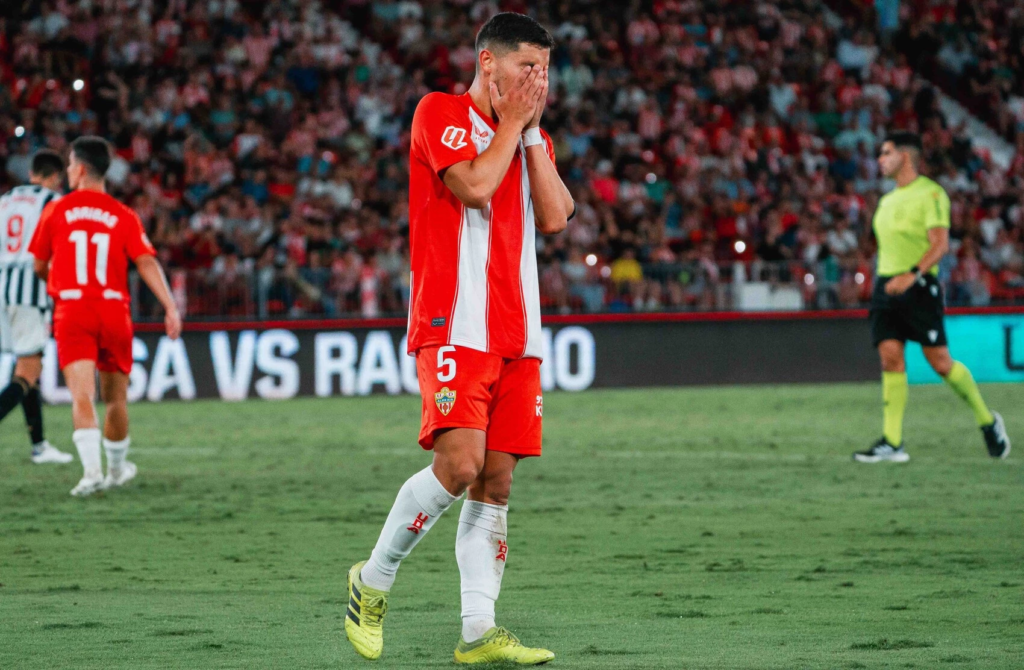 El Almería llega muy tocado ante el Eibar