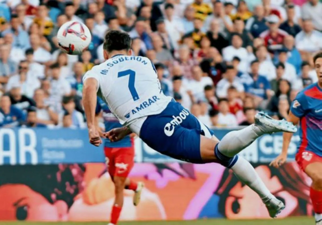 Mario Soberón, máximo goleador de LaLiga Hypermotion