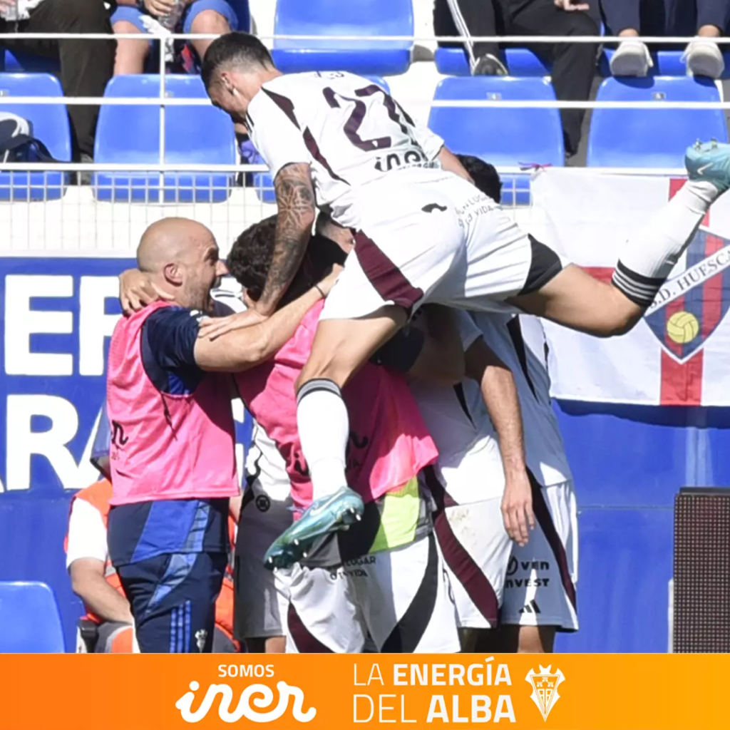 El Albacete celebra un gol en Huesca