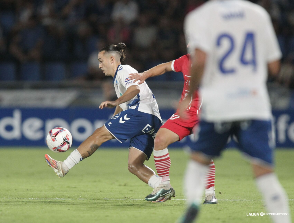 El Tenerife necesita despegar y espera hacerlo ante el Mirandés