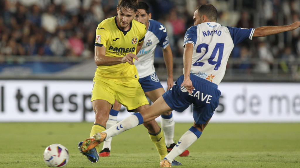 Carlo Adriano, cerca del Mirandés