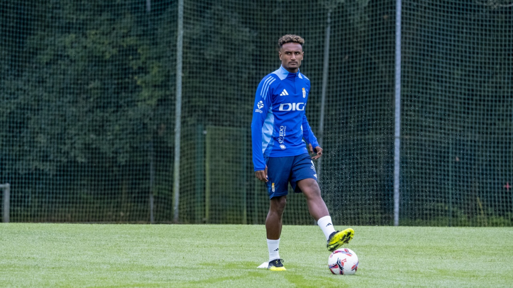 Haissem Hassan cae lesionado en el Real Oviedo