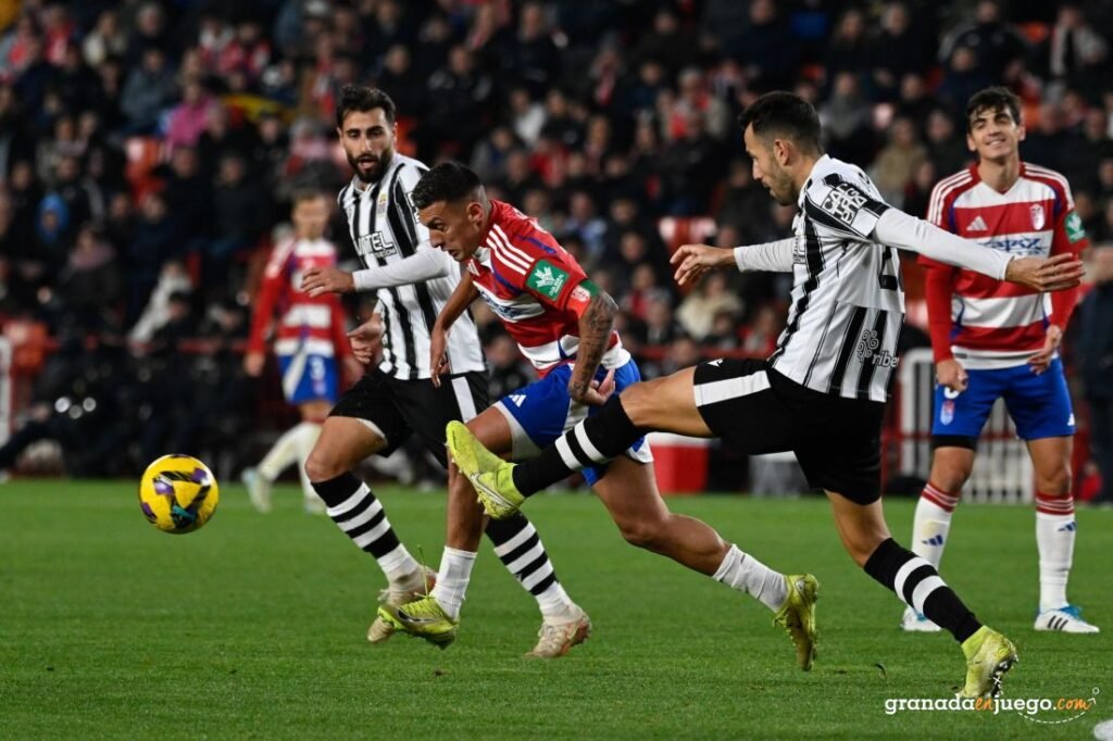 El Granada pone su mira en un goleador camerunés