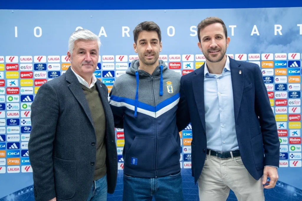 El Real Oviedo presentó a César de la Hoz