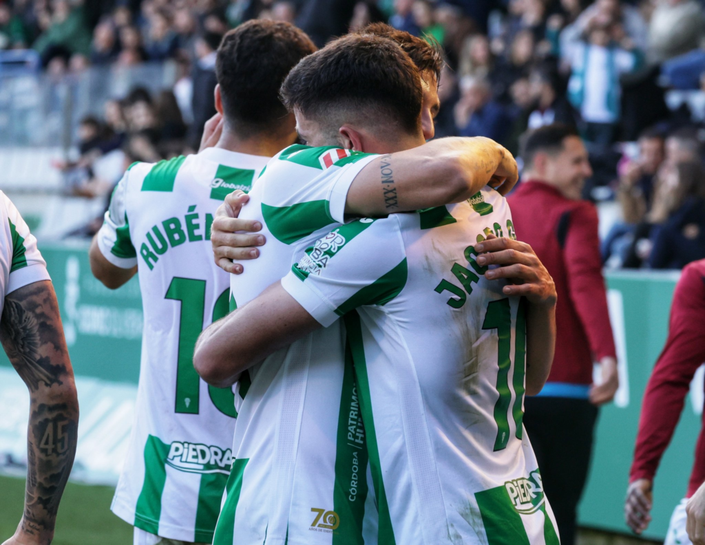 Jacobo celebra el tanto anotado en el descuento ante el Racing de Ferrol