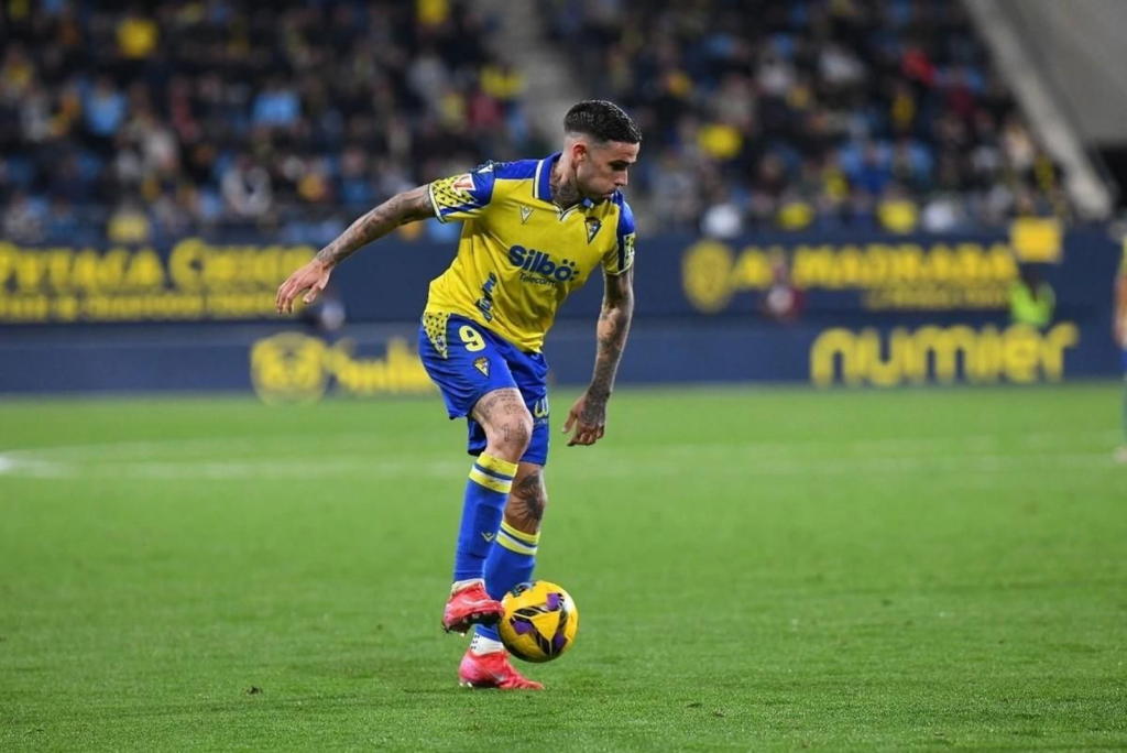 Roger Martí regresó con el Cádiz ante el Castellón