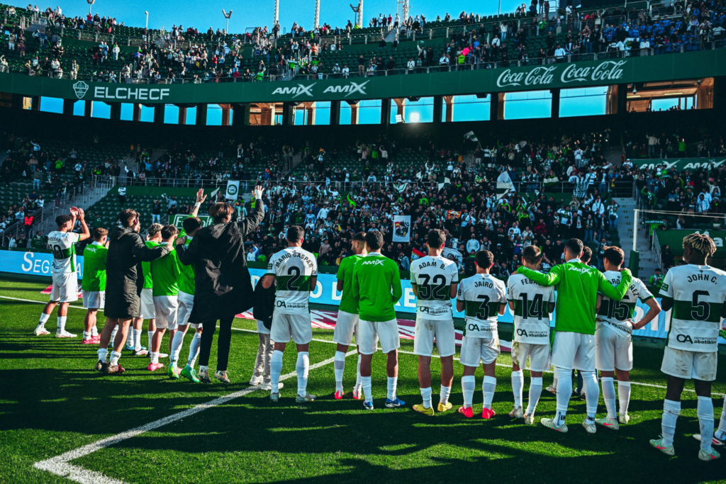 El Elche ve como el Mirandés le sigue el paso