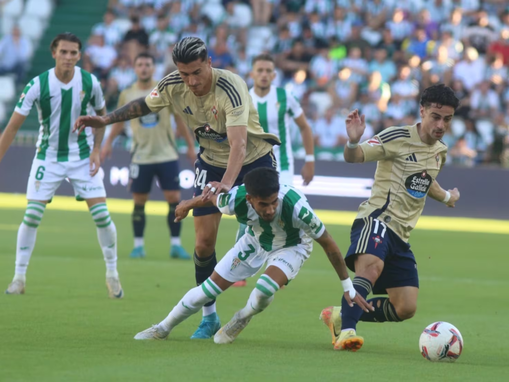 El Córdoba se llevó la victoria en el descuento en A Malata