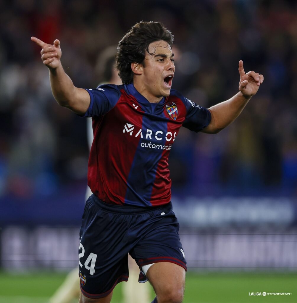 Carlos Álvarez celebra el gol que daba la victoria al Levante