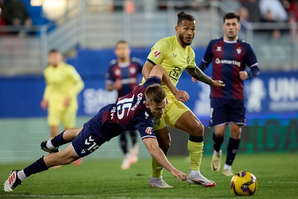 El Eibar bloqueó al Almería en Ipurúa