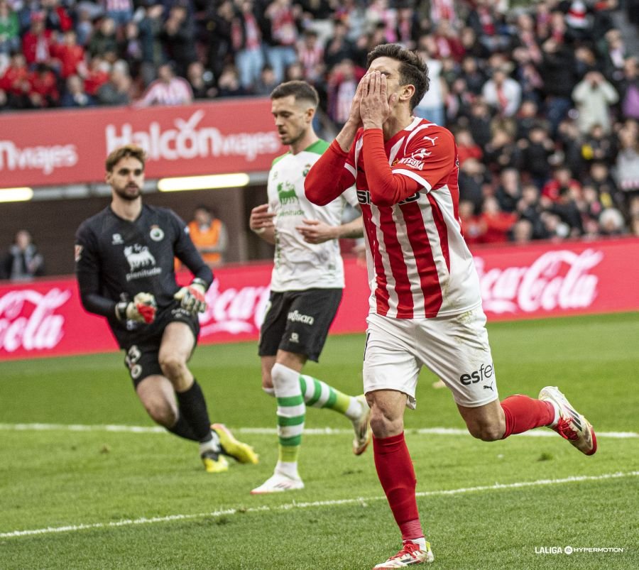 El Sporting y el Racing lamentaron no ganar el encuentro