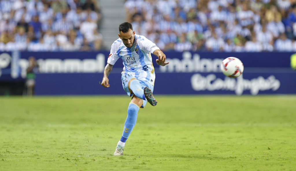 El Málaga recupera a Manu Molina ante el Racing de Ferrol