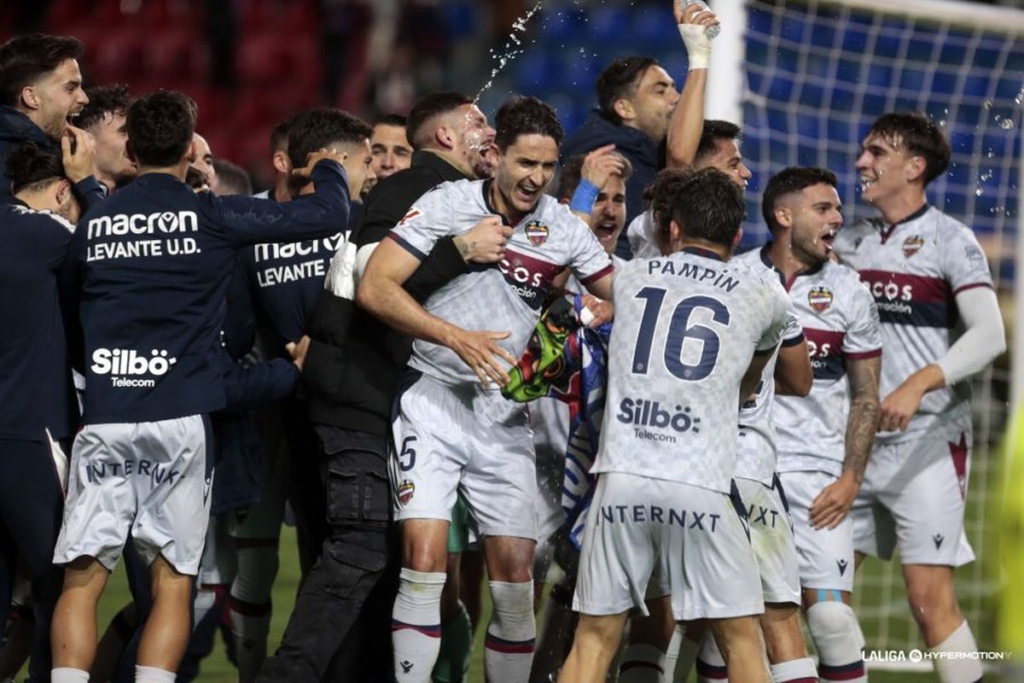 La celebración del Levante fue enorme tras la remontada