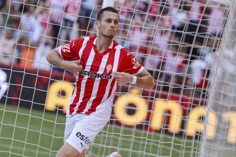 Dubasin, celebrando un gol con el Sporting