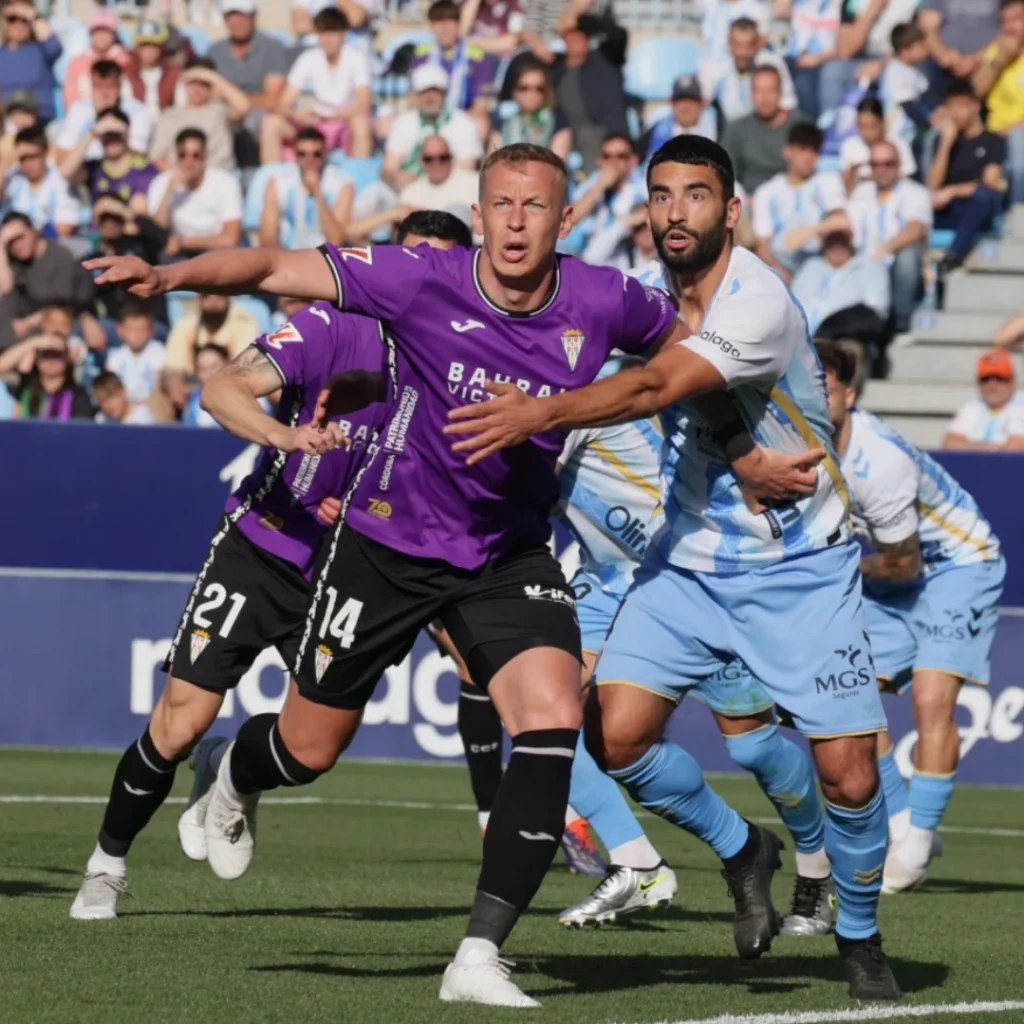 El derbi entre Málaga y Córdoba se lo llevaron los visitantes