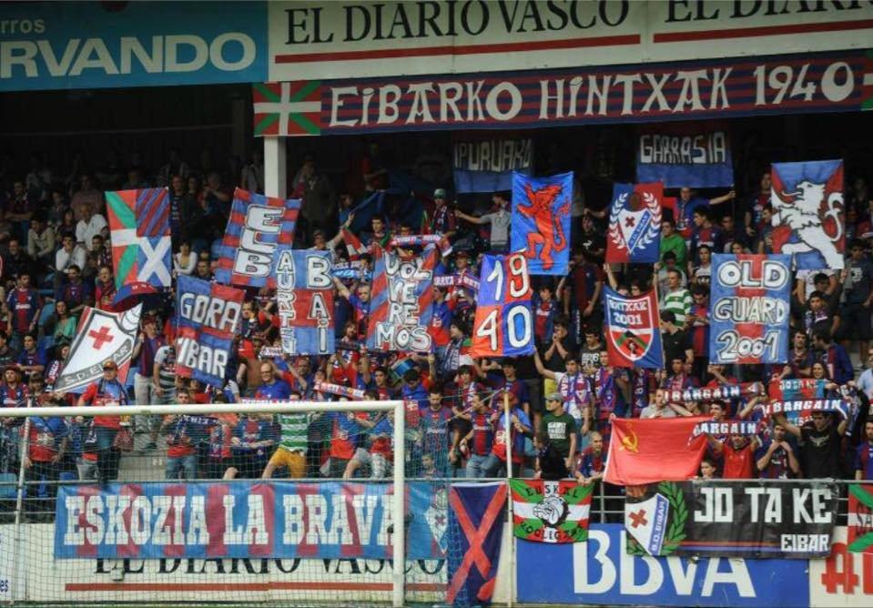La afición del Eibar, siempre fiel