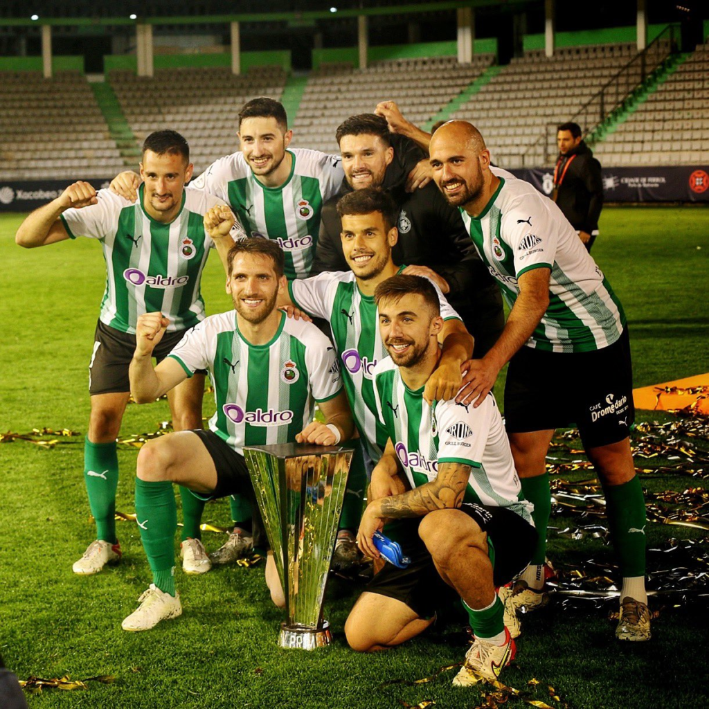 El Racing y el Deportivo ostentaban el récord de partidos sin perder en 1RFEF