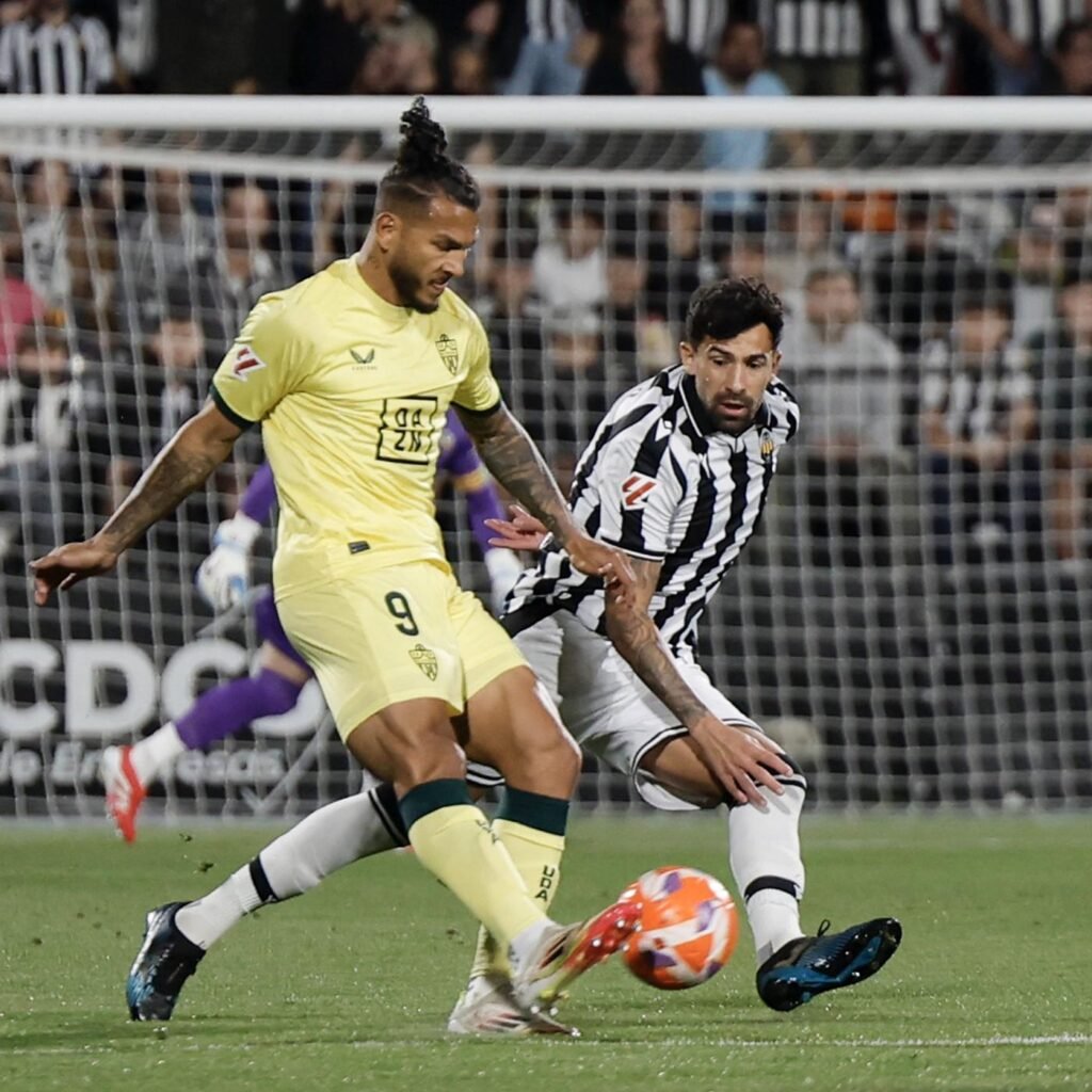 Alberto Jiménez, con el Castellón ante el Almería