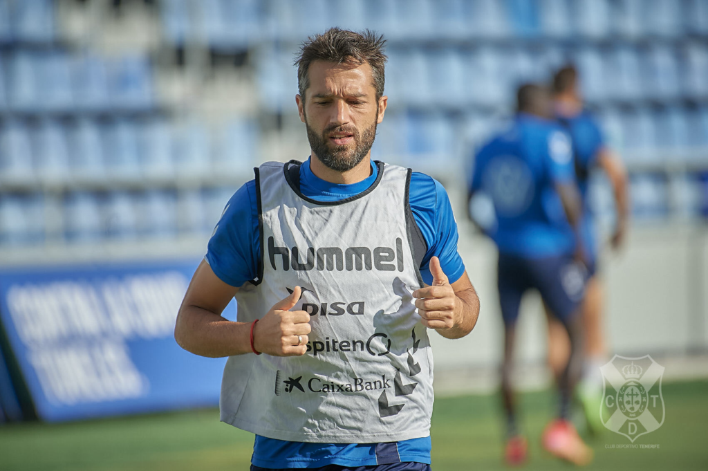 Aitor Sanz en un entrenamiento con el Tenerife