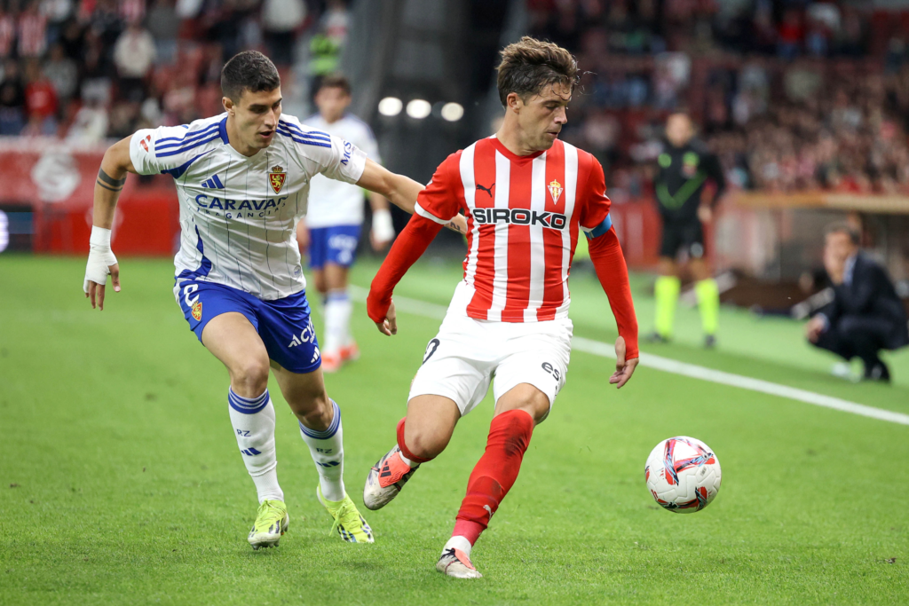 Nacho Méndez, en una acción con el Sporting ante el Zaragoza