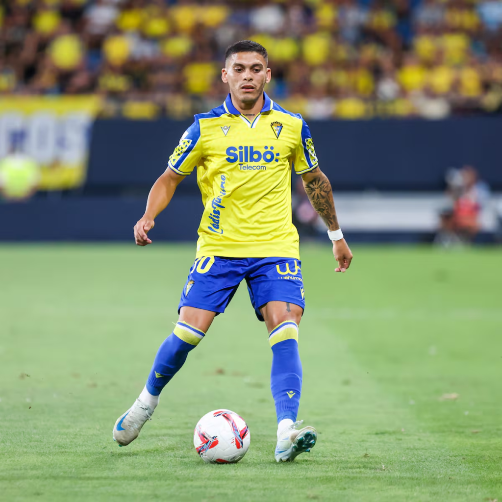 Brian Ocampo sería el primero en salir del Cádiz