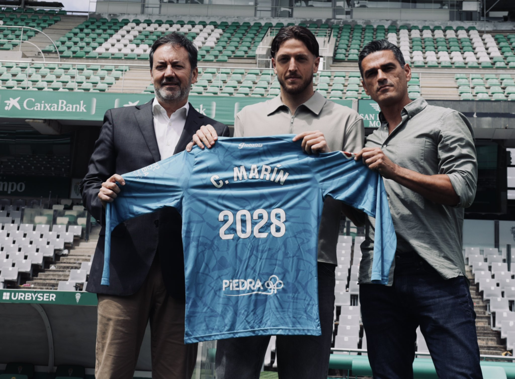 Carlos Marín es uno de los renovados en el Córdoba