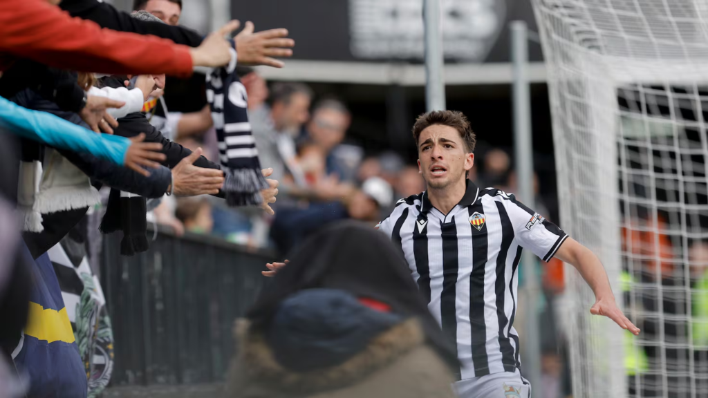 Cala celebra un gol con el Castellón la presente temporada