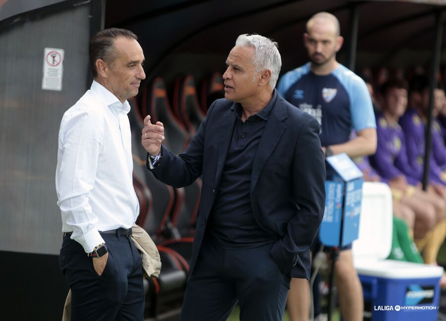 Pellicer, en la banda en el encuentro del Málaga ante el Eldense