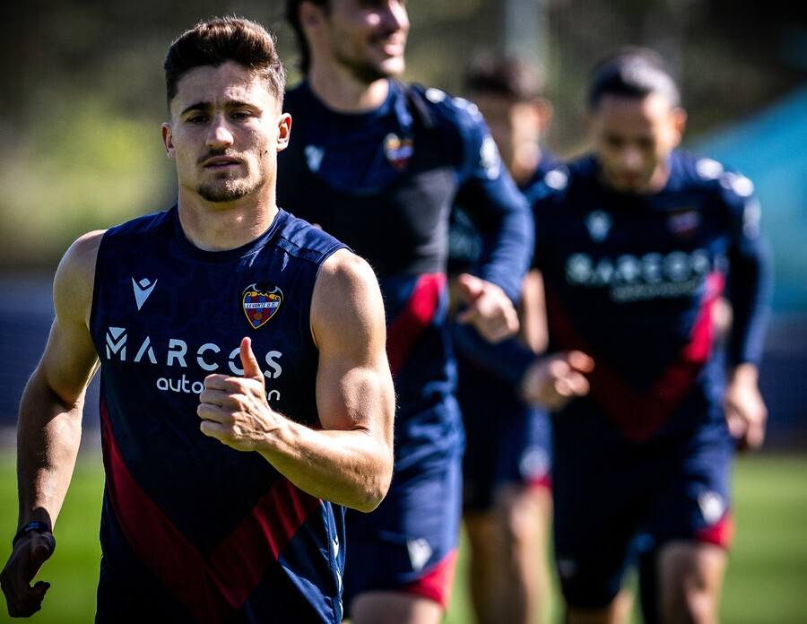 Iván Romero sigue siendo duda en el Levante