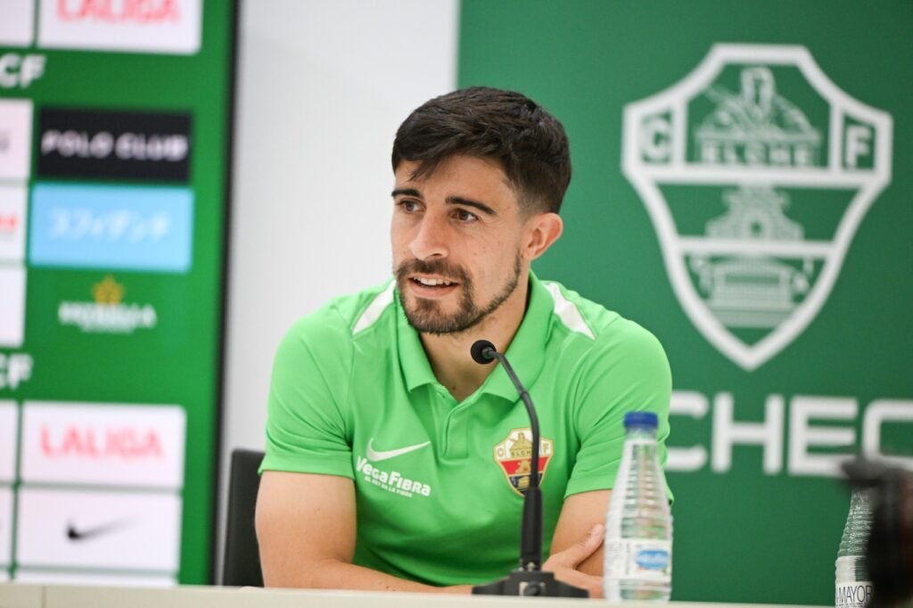 Jairo Izquierdo apunta a titular en el Huesca - Elche
