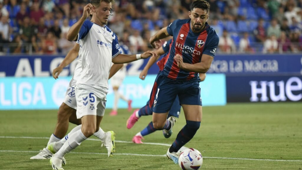 El Huesca quiere renovar a Rubén Pulido, pero las posturas parecen alejadas