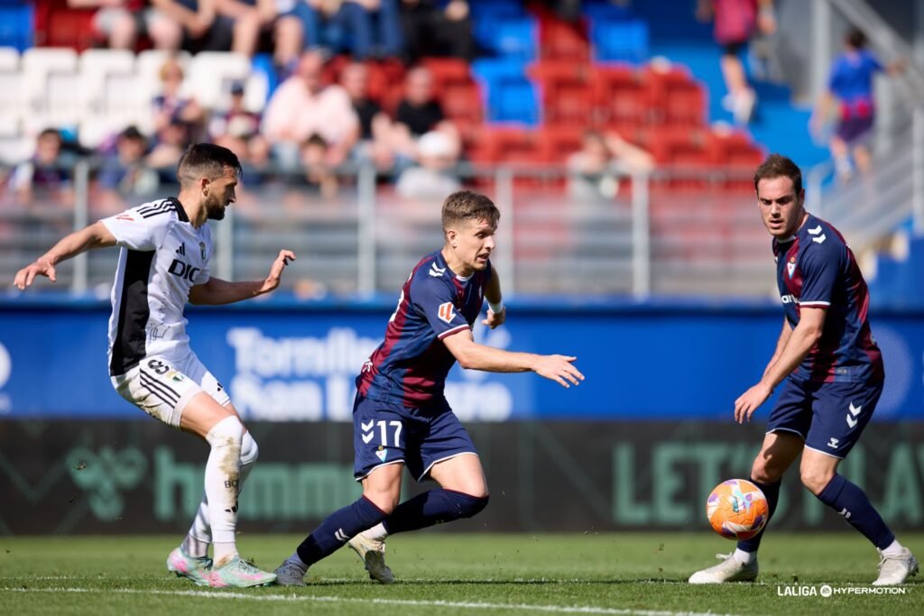 Corpas fue protagonista para el Eibar ante el Burgos