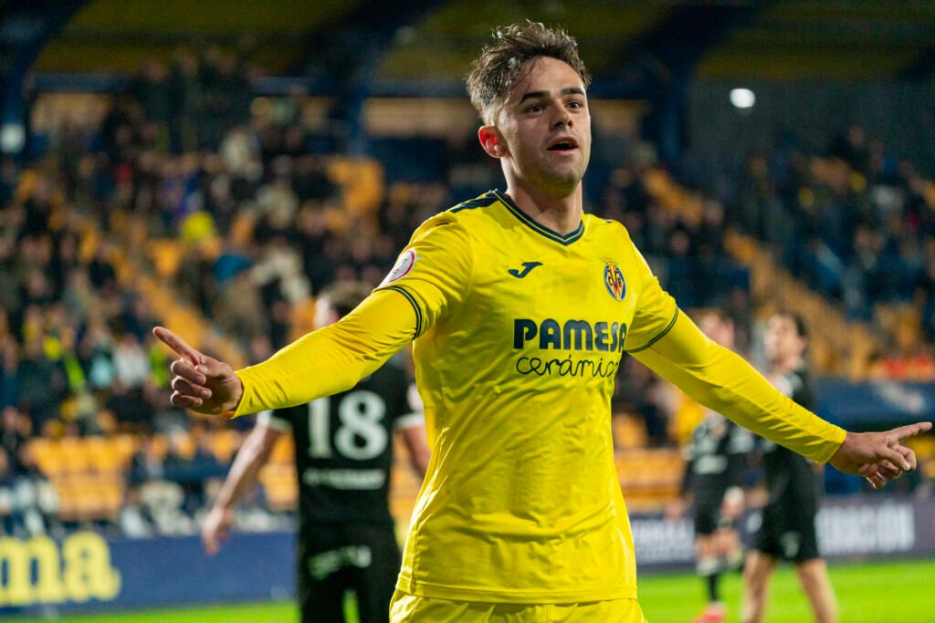 Víctor Valverde es objeto de deseo del Castellón