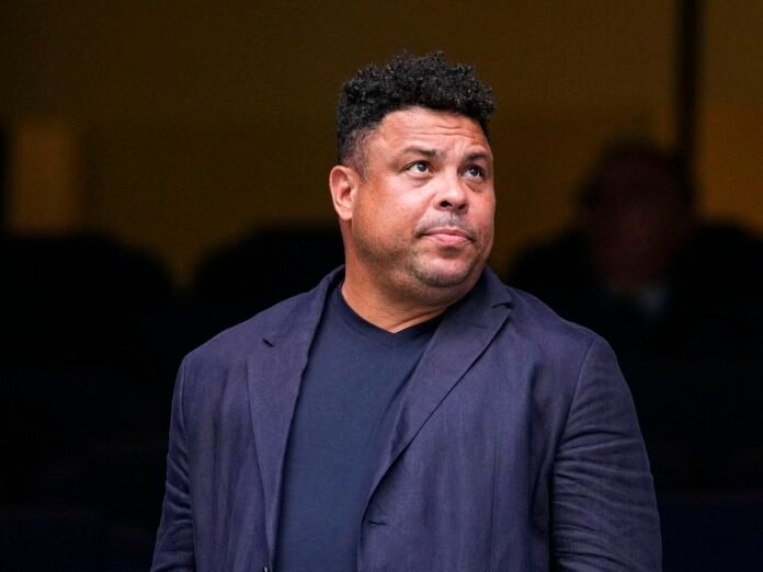 Ronaldo, en uno de sus momentos como presidente del Valladolid. Fuente: El Confidencial