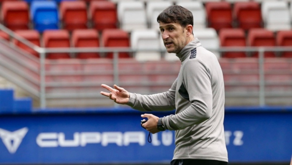 Beñat San José en un entreno con el Eibar