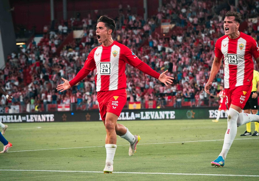 Sergio Arribas tiene buen cartel y el Almería podría traspasarlo
