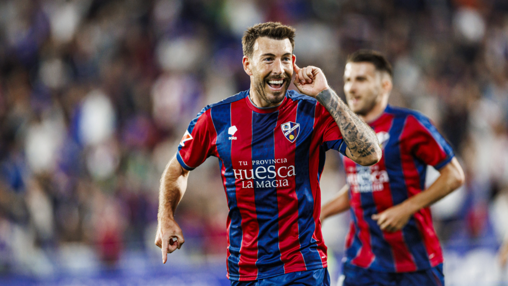 Sergi Enrich regresará al Huesca si nada se tuerce