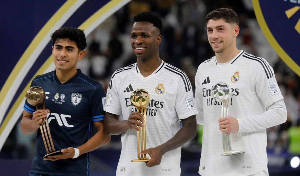 Elías Montiel llegaría al Oviedo siendo Balón de Bronce de la Intercontinental