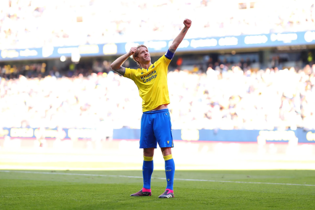 Álex Fernández renovará con el Cádiz por dos temporadas