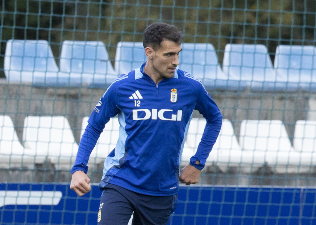 Dani Calvo, en un entrenamiento con el Real Oviedo