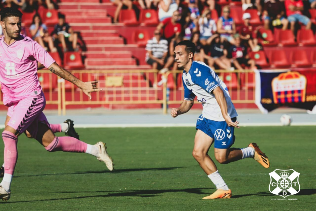 El Almería tiene en su agenda a Luismi Cruz
