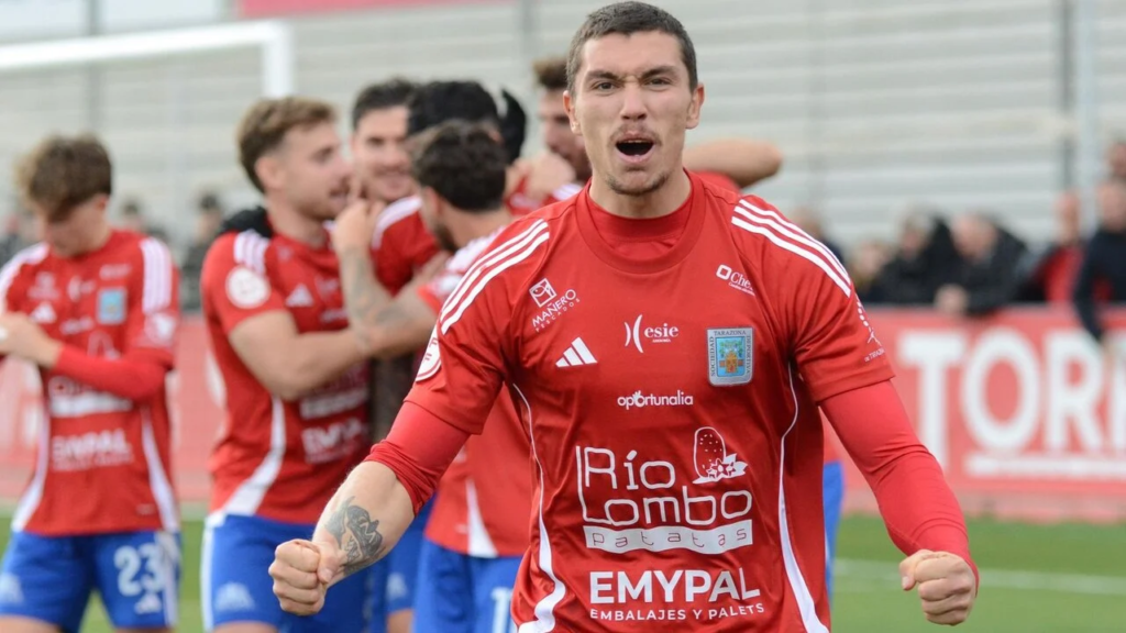 Adri Fuentes llega potente al Córdoba