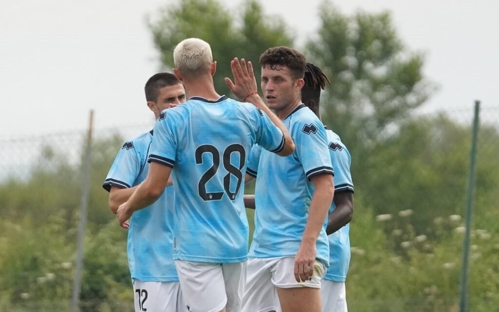 El Castellón se estrenó de celeste