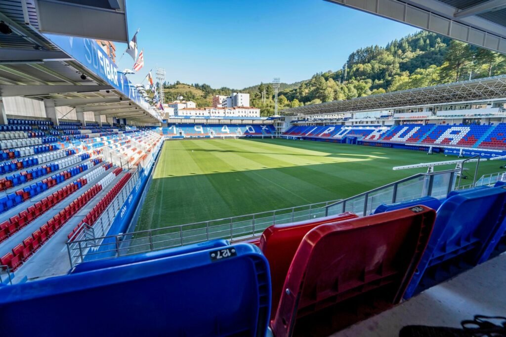 El Eibar ha presentado segunda equipación