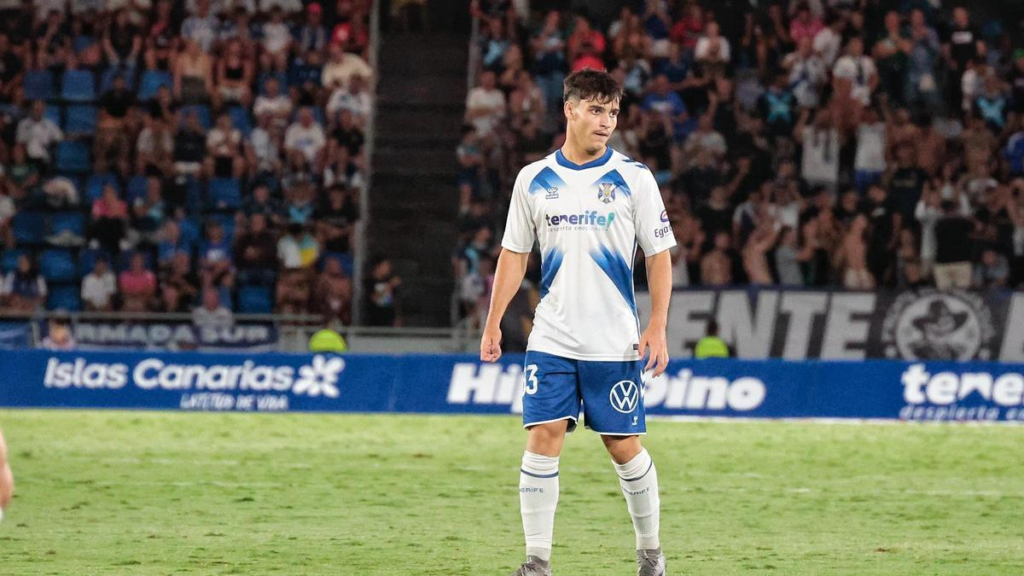 El Racing se suma a la puja por Aarón Martín