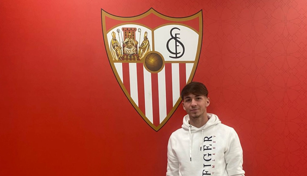 Alberto Collado de momento no piensa en el Cádiz