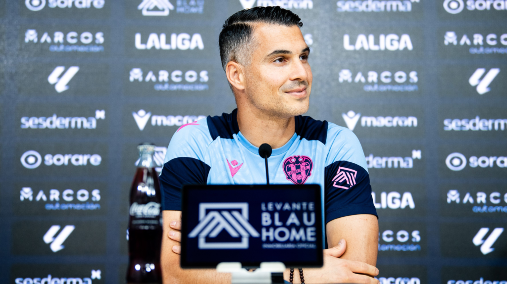 Andrés Fernández podría acabar en el Almería