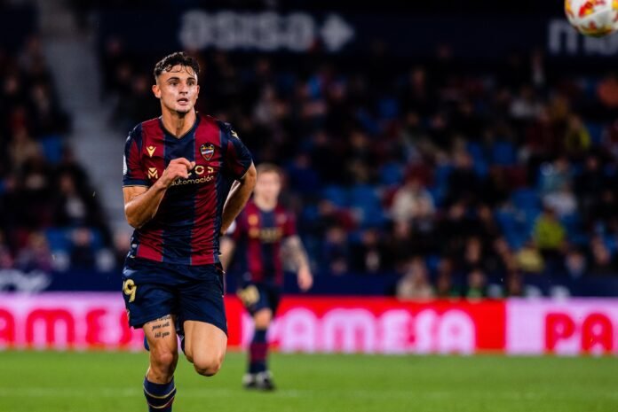 marc pubill levante ud El Milán apunta hacia Marc Pubill