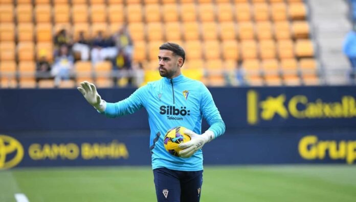 Las Palmas refuerza su portería (José Antonio Caro)