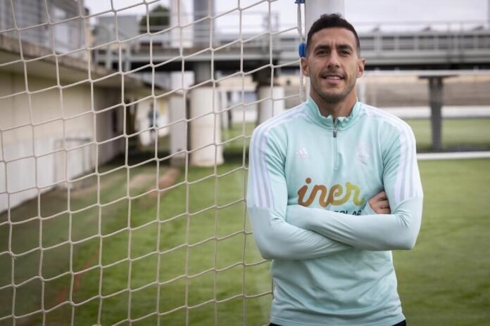 Eibar: se lleva a un lateral derecho que busca reivindicación (Álvaro Rodríguez)